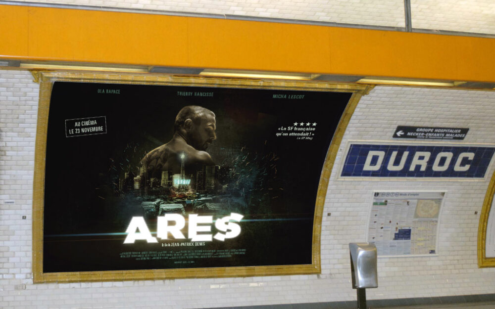 Mise en situation de l'affiche du film Ares en quatre par trois
